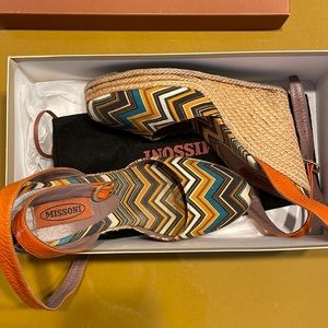 Mission wedge with original box